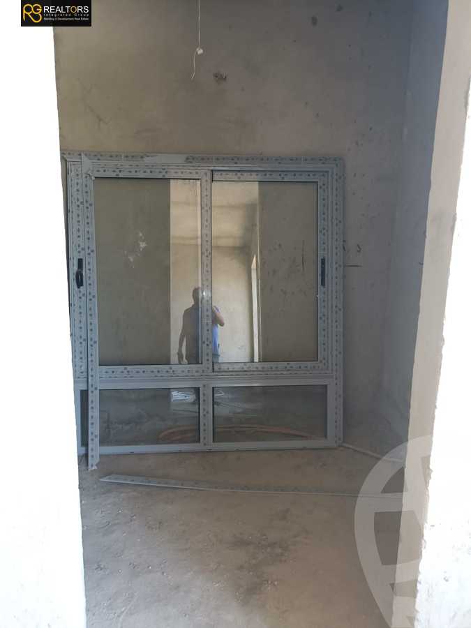 https://aqarmap.com.eg/en/listing/6366663-for-sale-cairo-6th-of-october-compounds-cleopatra-square