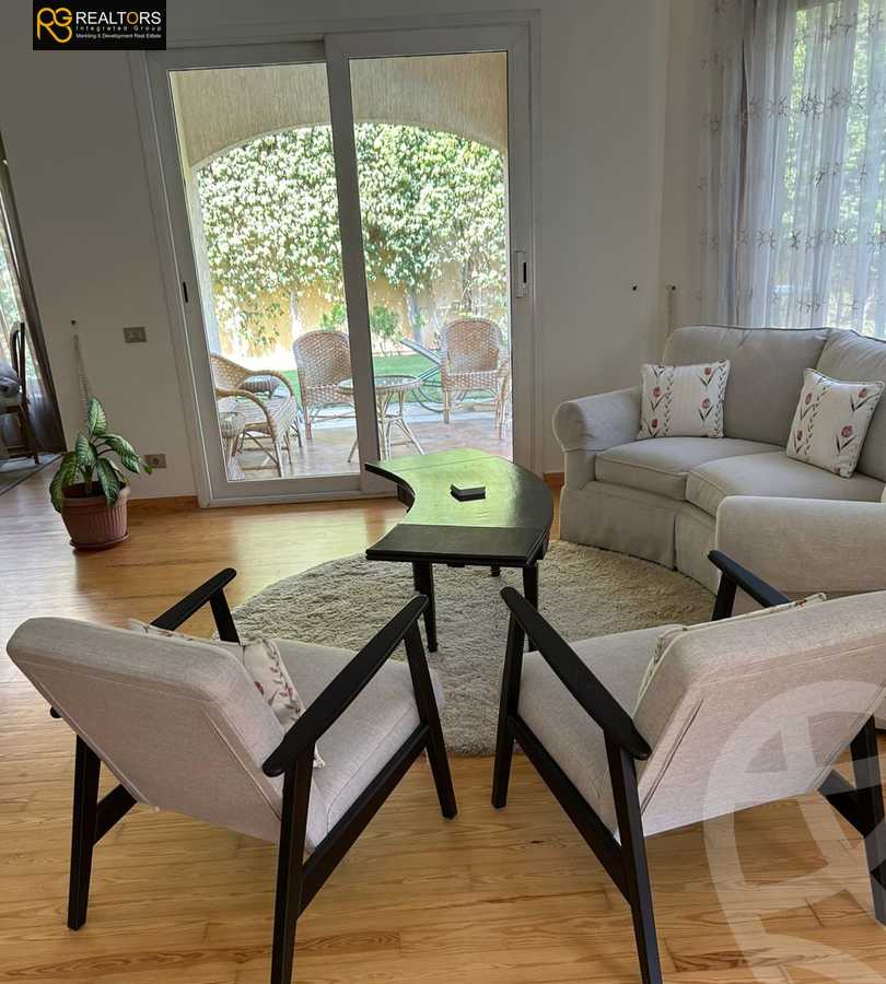 https://aqarmap.com.eg/en/listing/6376269-for-sale-cairo-6th-of-october-compounds-royal-hills