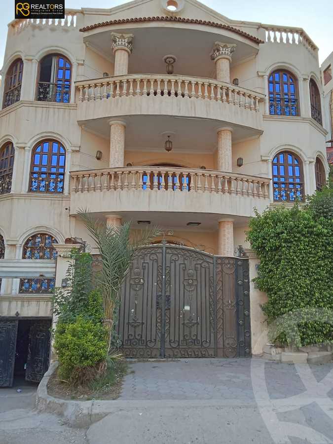 https://aqarmap.com.eg/en/listing/6465990-for-sale-cairo-6th-of-october-el-hay-el-motamyz-el-motamayez-neighborhood-al-centar-al-togari-st