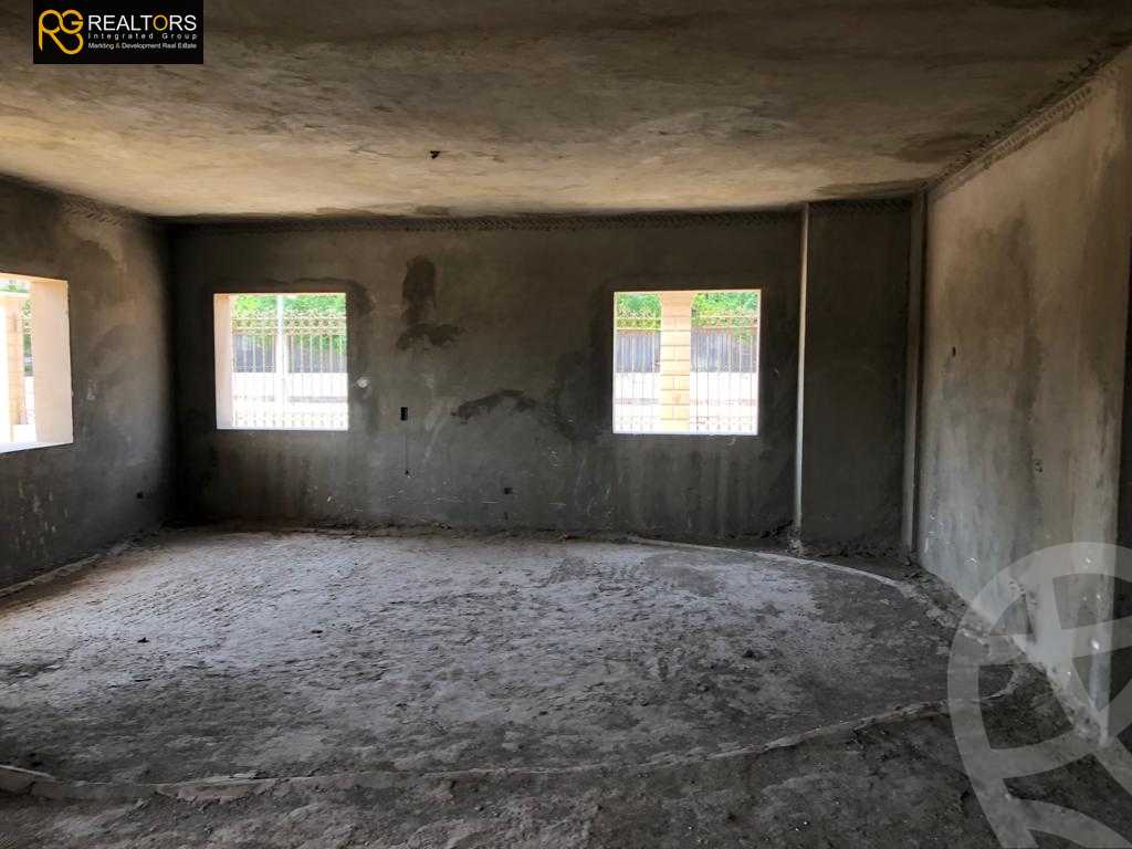 https://aqarmap.com.eg/en/listing/6473965-for-sale-cairo-el-sheikh-zayed-city-compounds-royal-city