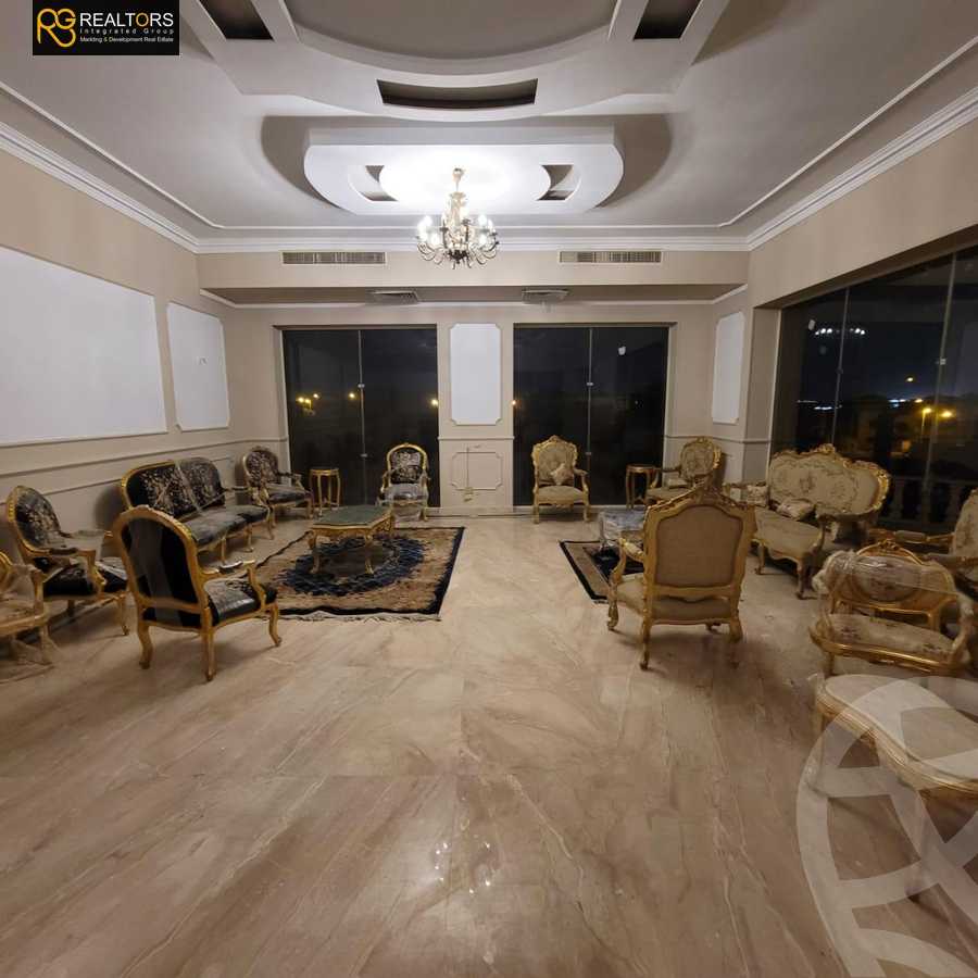 https://aqarmap.com.eg/en/listing/6485494-for-sale-cairo-el-sheikh-zayed-city-compounds-royal-city