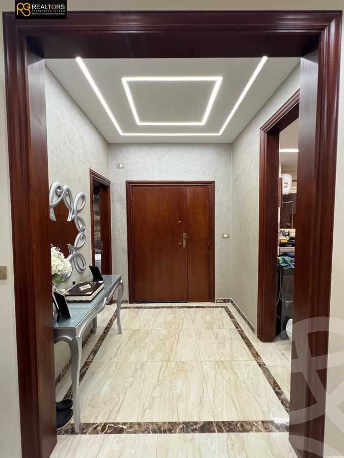 https://aqarmap.com.eg/en/listing/6490884-for-sale-cairo-el-sheikh-zayed-city-compounds-el-khamayel