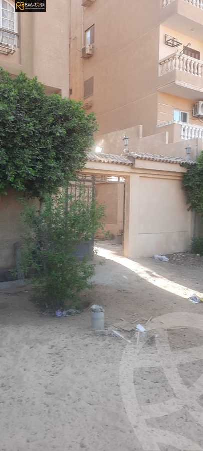 https://aqarmap.com.eg/ar/listing/6576205-for-sale-cairo-6th-of-october-el-ahyaa-neighborhood-2nd-divided-from-al-kafrawei-st
