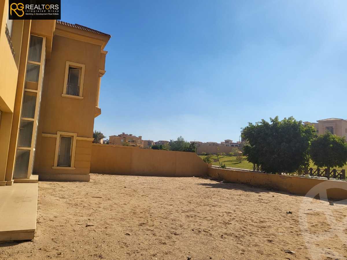 https://aqarmap.com.eg/ar/listing/6590471-for-sale-cairo-el-sheikh-zayed-city-compounds-royal-meadows