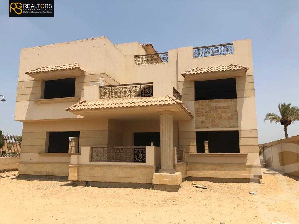 https://aqarmap.com.eg/ar/listing/6590569-for-sale-cairo-el-sheikh-zayed-city-compounds-royal-city