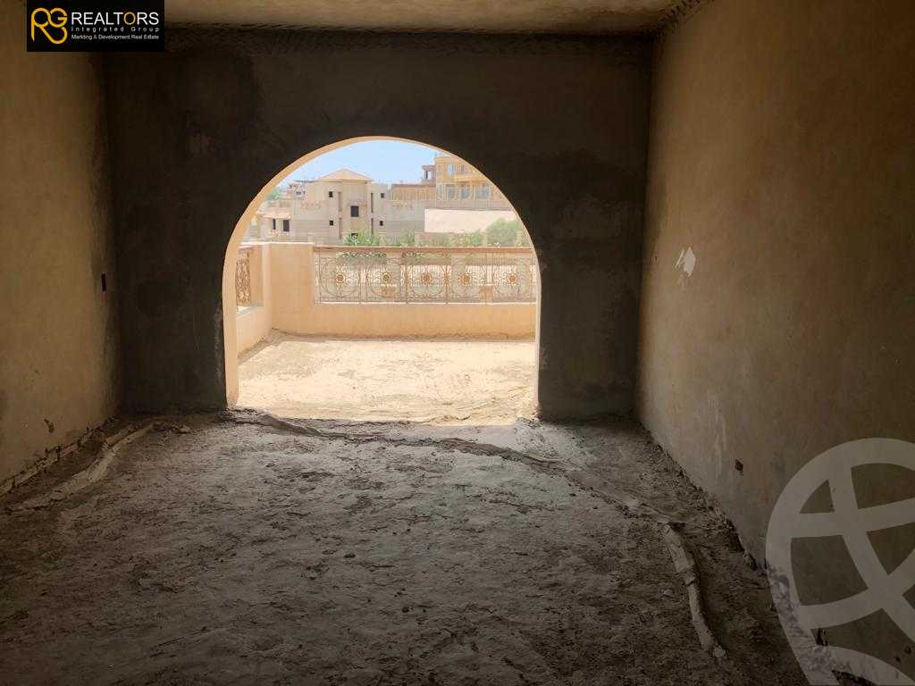 https://aqarmap.com.eg/ar/listing/6590569-for-sale-cairo-el-sheikh-zayed-city-compounds-royal-city