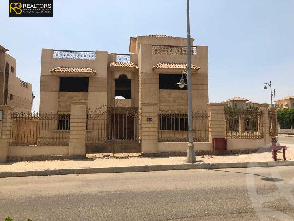 https://aqarmap.com.eg/ar/listing/6590569-for-sale-cairo-el-sheikh-zayed-city-compounds-royal-city
