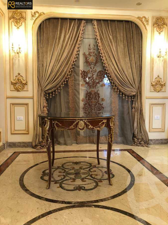 https://aqarmap.com.eg/en/listing/6593214-for-sale-cairo-el-sheikh-zayed-city-compounds-royal-city