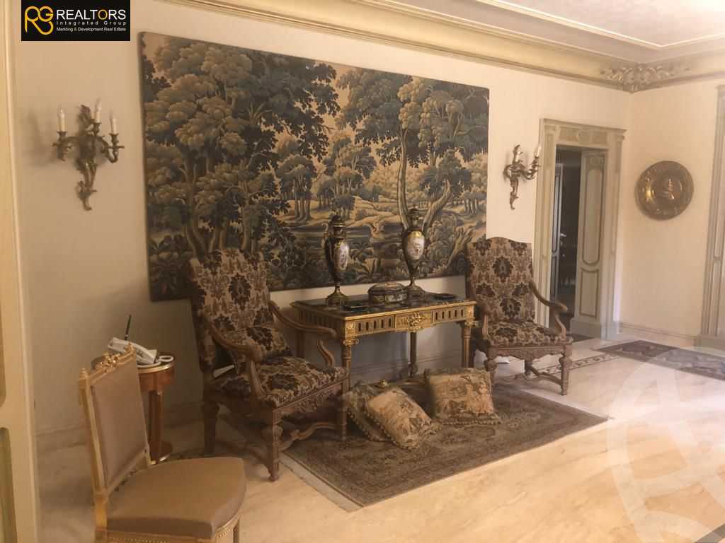 https://aqarmap.com.eg/ar/listing/6593637-for-sale-cairo-el-sheikh-zayed-city-compounds-royal-city