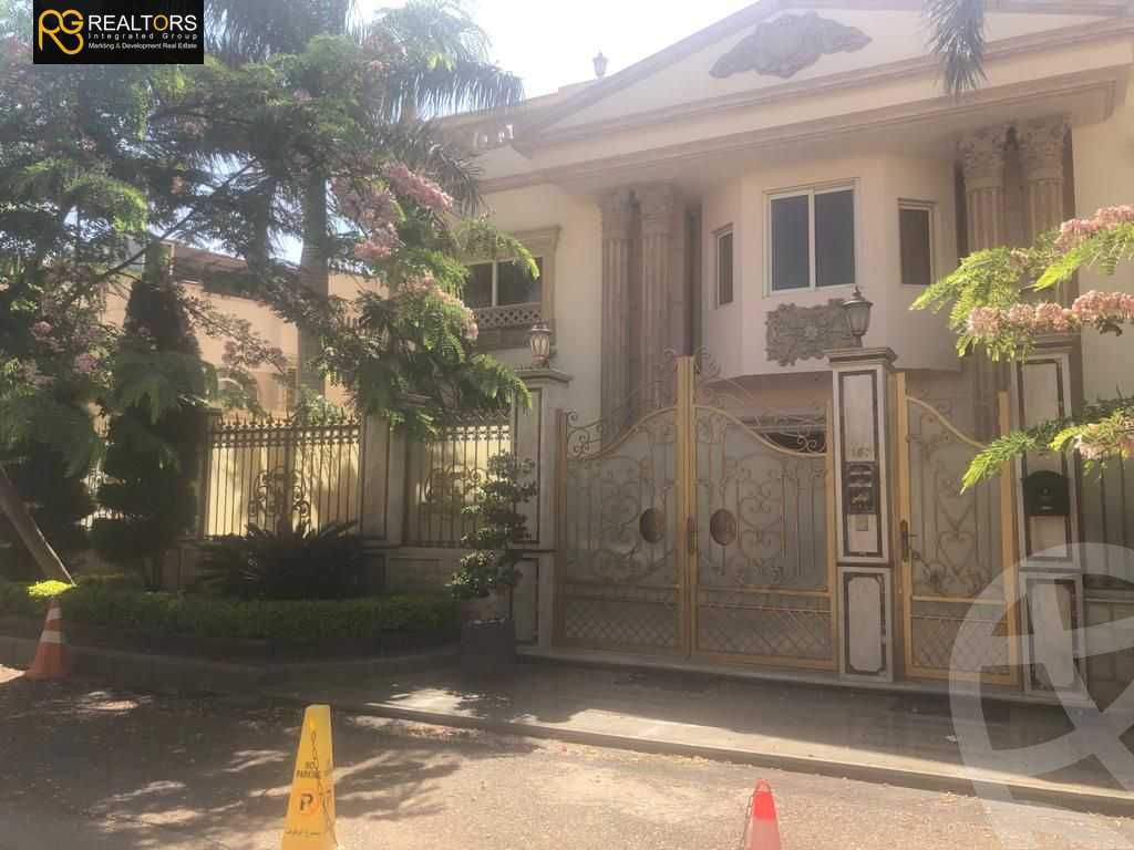 https://aqarmap.com.eg/ar/listing/6593637-for-sale-cairo-el-sheikh-zayed-city-compounds-royal-city