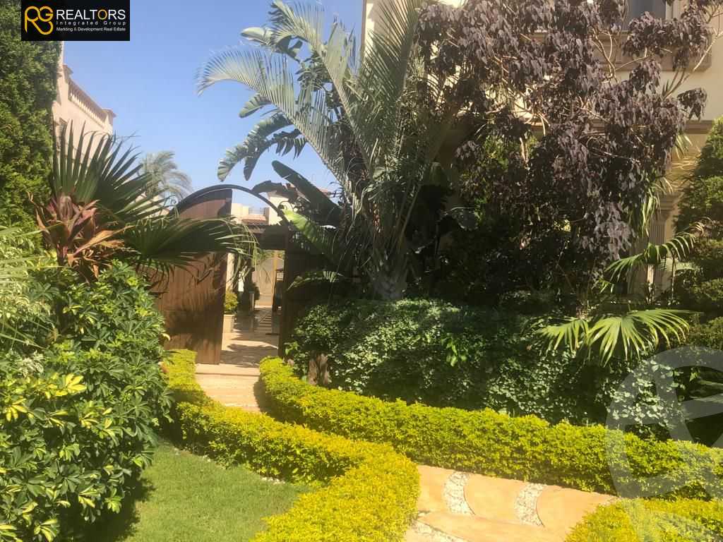 https://aqarmap.com.eg/ar/listing/6593637-for-sale-cairo-el-sheikh-zayed-city-compounds-royal-city