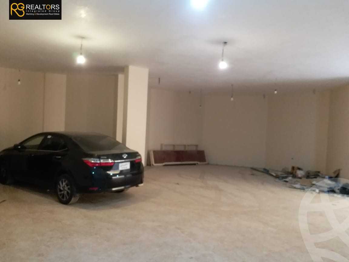 https://aqarmap.com.eg/ar/listing/6593926-for-sale-cairo-el-sheikh-zayed-city-compounds-royal-city