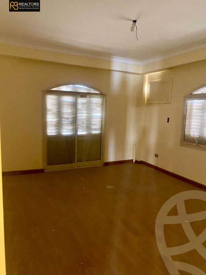 https://aqarmap.com.eg/ar/listing/6595308-for-sale-cairo-el-sheikh-zayed-city-alex-cairo-desert-road-kmbwnd-fy-tryq-skndry-lshrwy