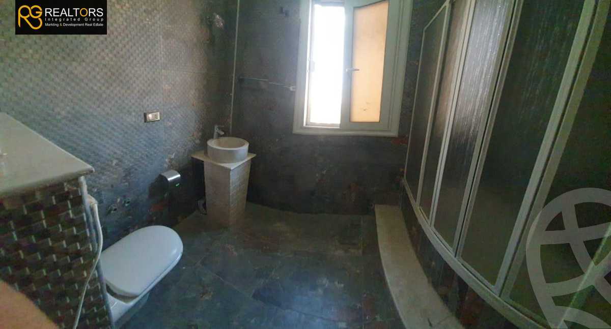 https://aqarmap.com.eg/en/listing/6595340-for-sale-cairo-el-sheikh-zayed-city-compounds-royal-city