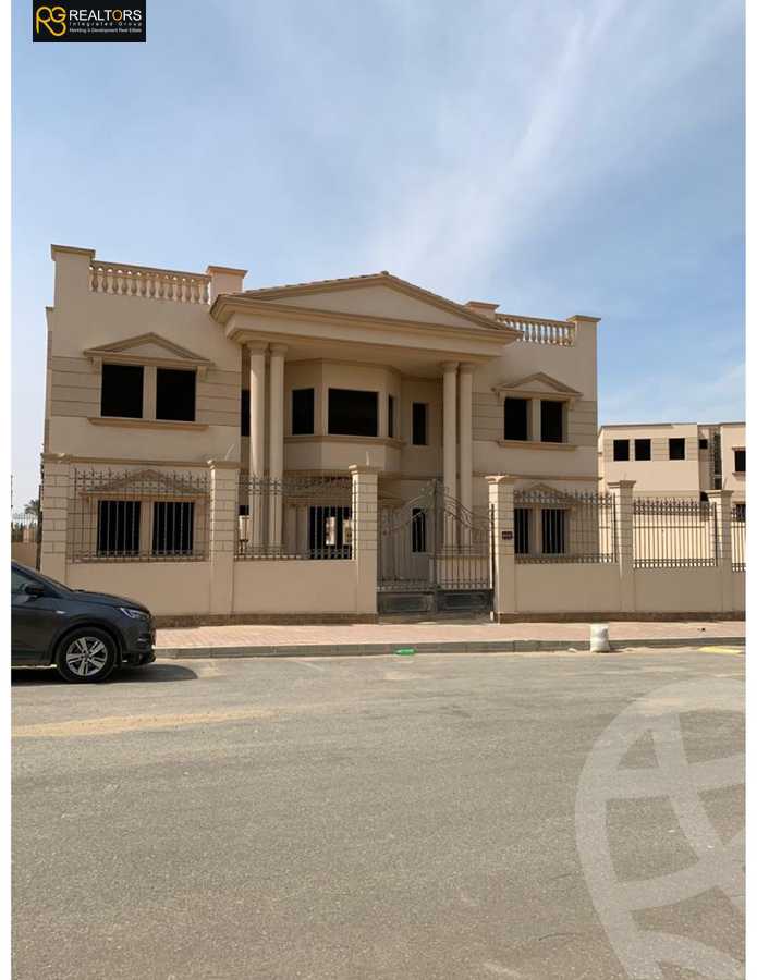 https://aqarmap.com.eg/ar/listing/6595570-for-sale-cairo-el-sheikh-zayed-city-compounds-royal-city