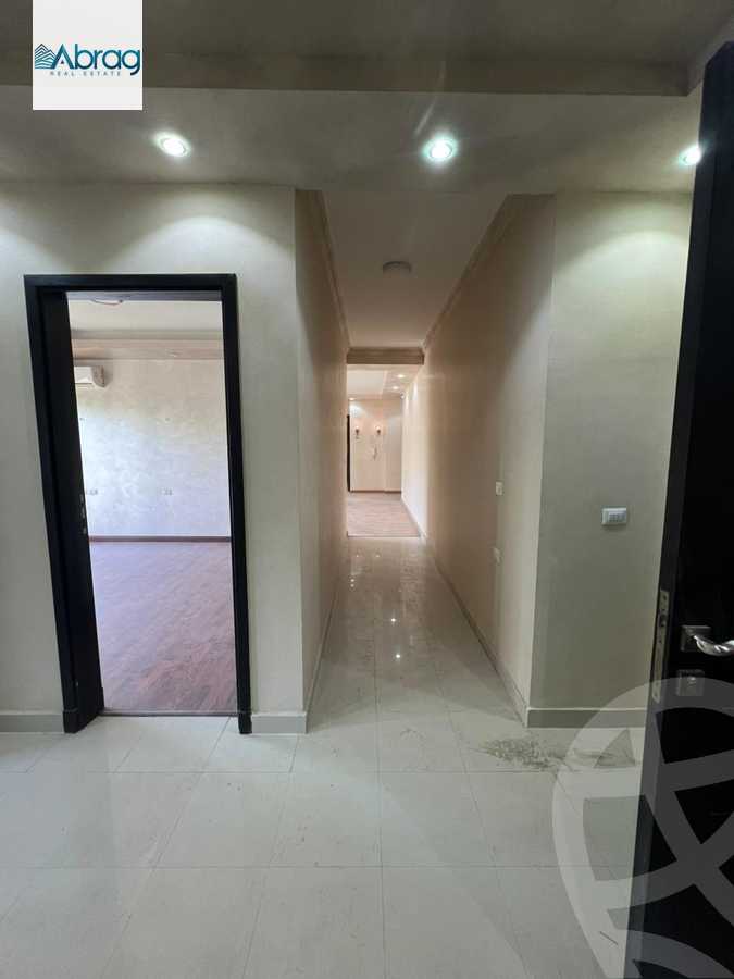 https://aqarmap.com.eg/en/listing/5409531-for-sale-cairo-el-sheikh-zayed-city-compounds-dh-drys
