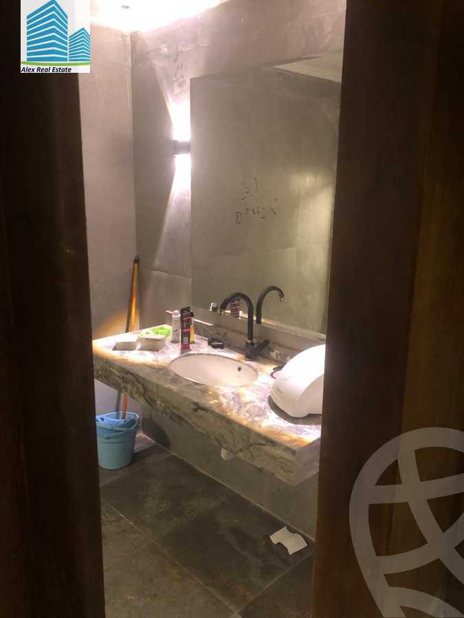 https://aqarmap.com.eg/ar/listing/3827971-for-rent-alexandria-kafr-abdo-sant-square-st
