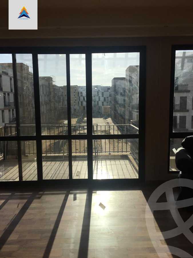 https://aqarmap.com.eg/ar/listing/4988797-for-rent-cairo-el-sheikh-zayed-city-compounds-kmbwnd-wyst-twn-swdyk