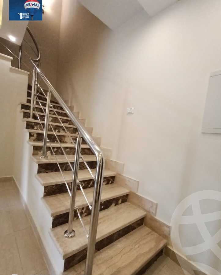 https://aqarmap.com.eg/ar/listing/3774488-for-sale-cairo-el-sheikh-zayed-city-compounds-kmbwnd-wyst-twn-swdyk