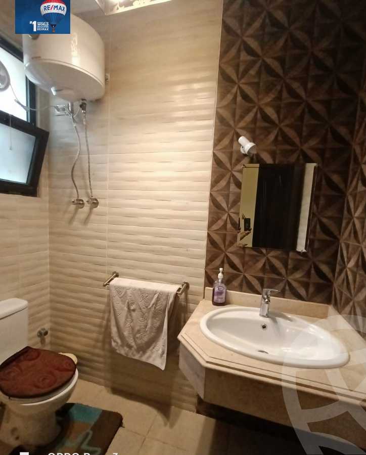 https://aqarmap.com.eg/ar/listing/3774488-for-sale-cairo-el-sheikh-zayed-city-compounds-kmbwnd-wyst-twn-swdyk