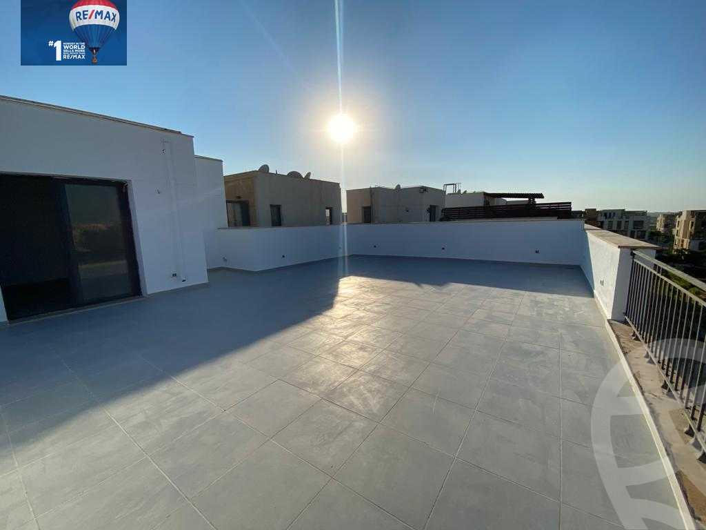 https://aqarmap.com.eg/ar/listing/3793433-for-sale-cairo-el-sheikh-zayed-city-compounds-kmbwnd-wyst-twn-swdyk