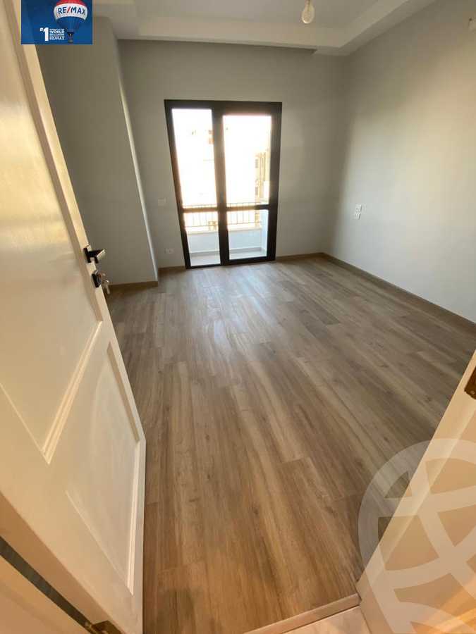 https://aqarmap.com.eg/ar/listing/3793575-for-rent-cairo-el-sheikh-zayed-city-compounds-kmbwnd-wyst-twn-swdyk