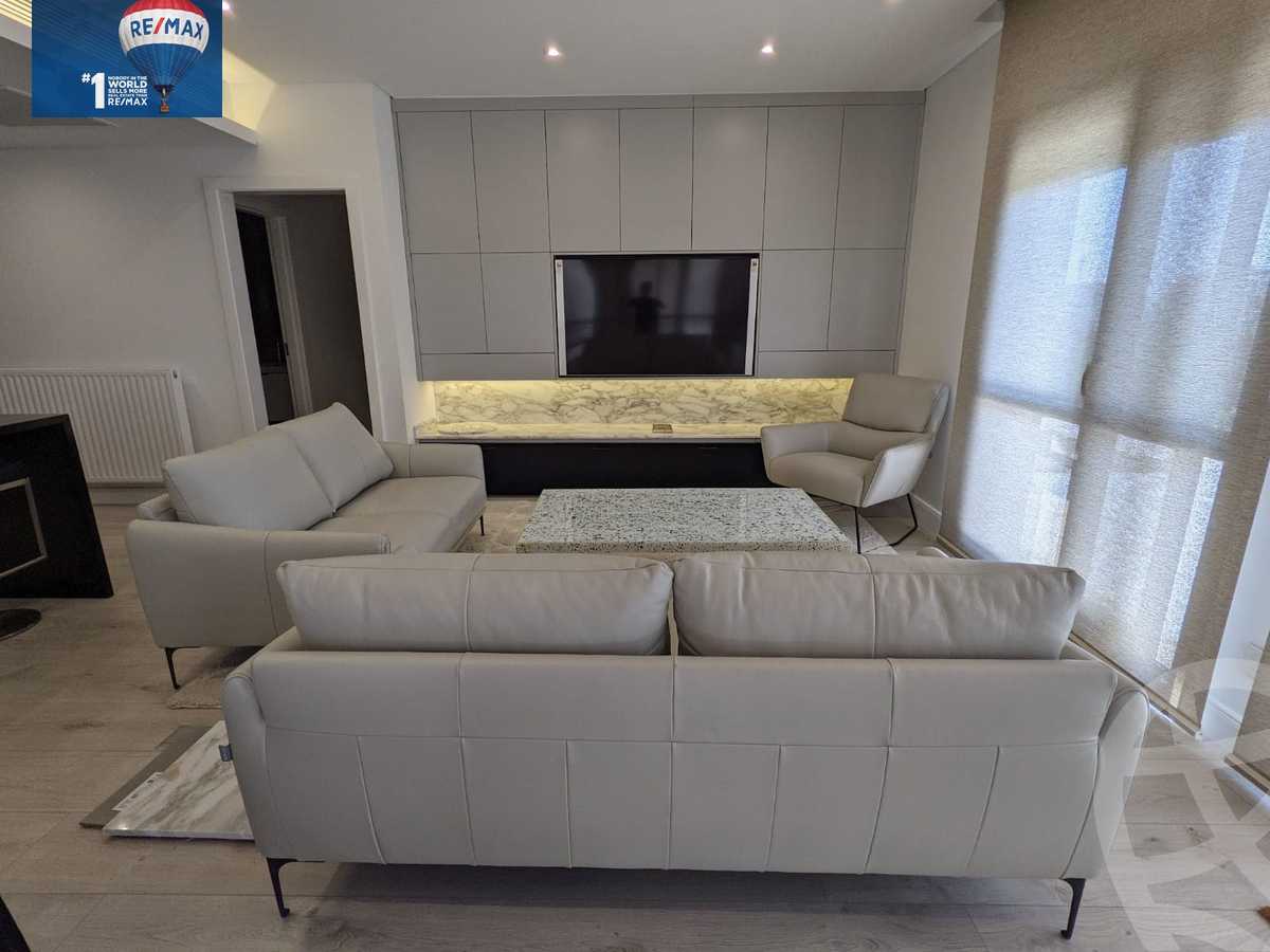 https://aqarmap.com.eg/ar/listing/3794095-for-rent-cairo-el-sheikh-zayed-city-compounds-kmbwnd-wyst-twn-swdyk