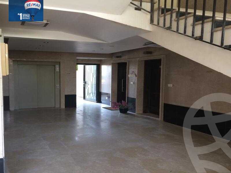 https://aqarmap.com.eg/en/listing/4345236-for-sale-cairo-el-sheikh-zayed-city-compounds-kmbwnd-wyst-twn-swdyk
