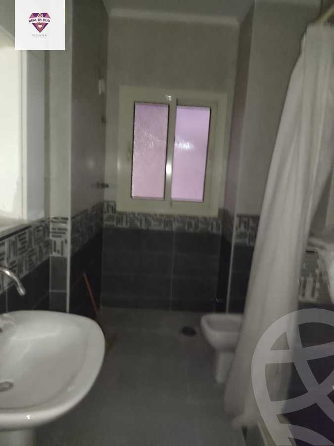 https://aqarmap.com.eg/ar/listing/3625505-for-rent-cairo-new-cairo-compounds-hayati-residence