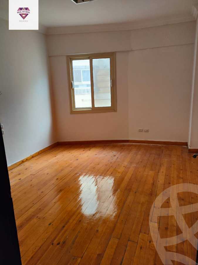 https://aqarmap.com.eg/ar/listing/3893190-for-sale-cairo-new-cairo-ltjm-lkhms-el-ahyaa-fifth-neighborhood-street-10