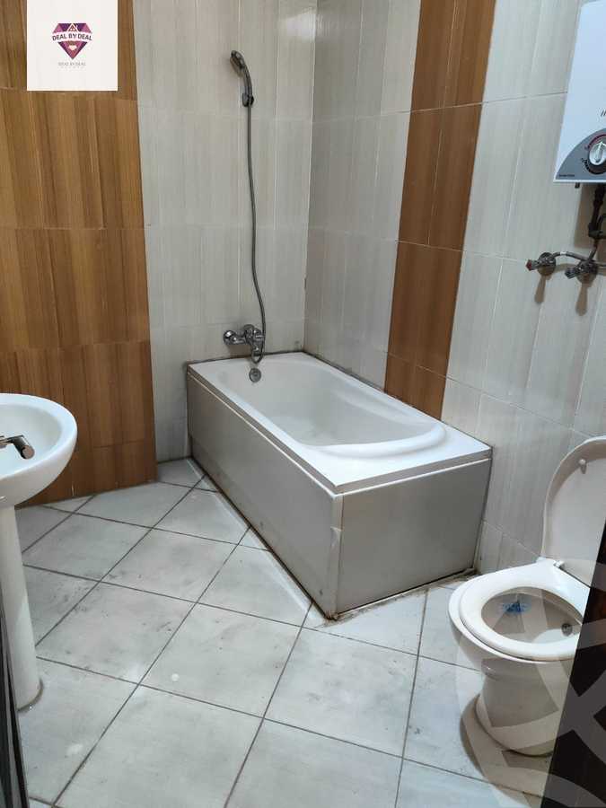 https://aqarmap.com.eg/ar/listing/3893190-for-sale-cairo-new-cairo-ltjm-lkhms-el-ahyaa-fifth-neighborhood-street-10
