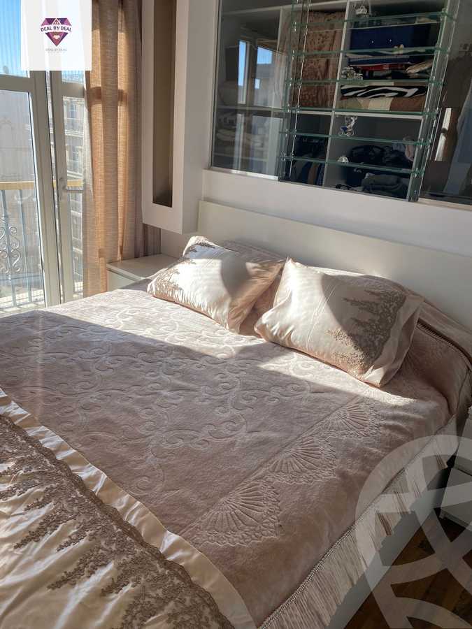 https://aqarmap.com.eg/en/listing/4017106-for-sale-cairo-new-cairo-compounds-hyde-park