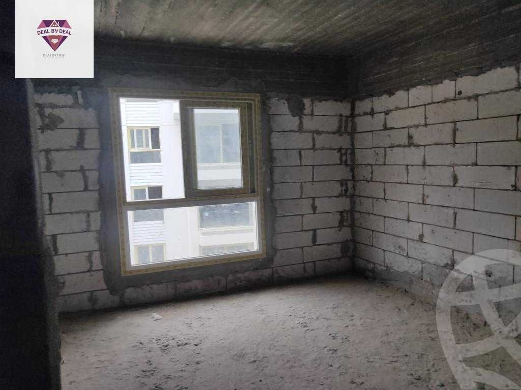 https://aqarmap.com.eg/en/listing/4063692-for-sale-cairo-new-cairo-compounds-mountain-view-hyde-park