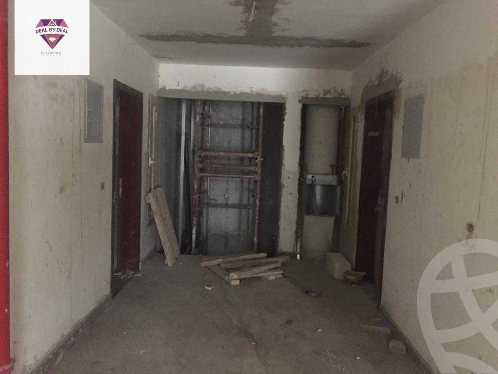 https://aqarmap.com.eg/en/listing/4063692-for-sale-cairo-new-cairo-compounds-mountain-view-hyde-park