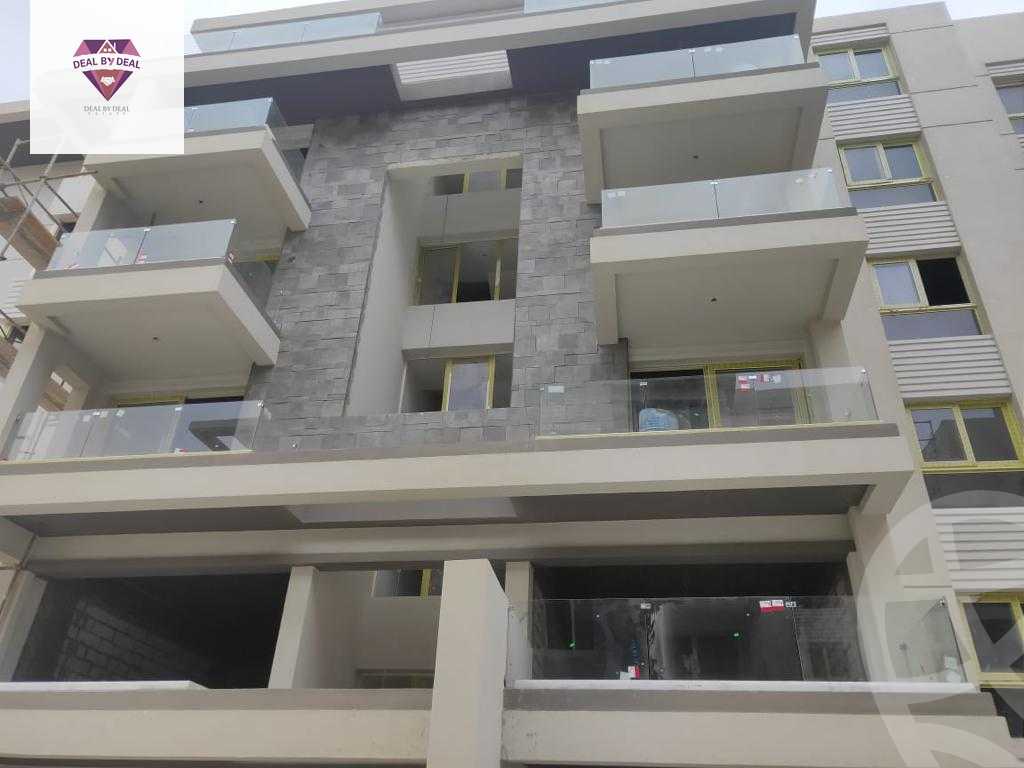 https://aqarmap.com.eg/en/listing/4063692-for-sale-cairo-new-cairo-compounds-mountain-view-hyde-park