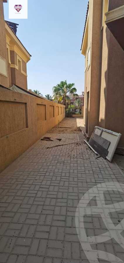 https://aqarmap.com.eg/en/listing/4175854-for-sale-cairo-new-cairo-compounds-les-rois