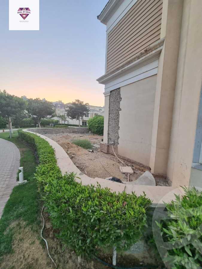 https://aqarmap.com.eg/en/listing/4188763-for-sale-cairo-new-cairo-compounds-mountain-view-hyde-park