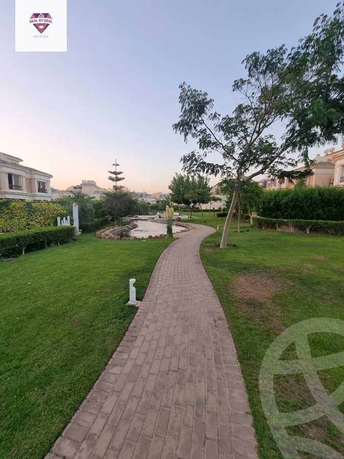 https://aqarmap.com.eg/en/listing/4188763-for-sale-cairo-new-cairo-compounds-mountain-view-hyde-park