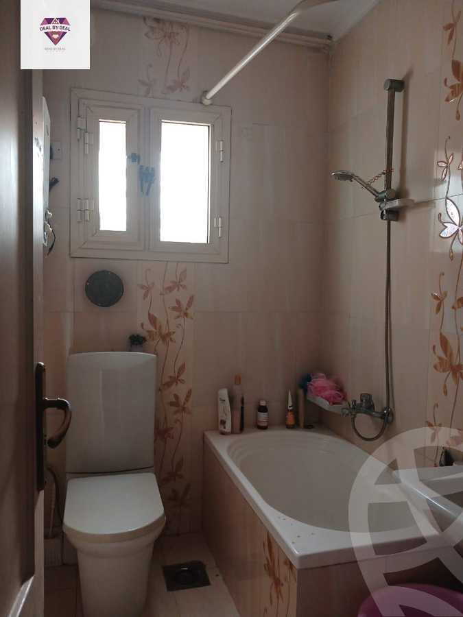 https://aqarmap.com.eg/en/listing/4224621-for-sale-cairo-new-cairo-lrhb-city-phase-1-ahmed-rami-st