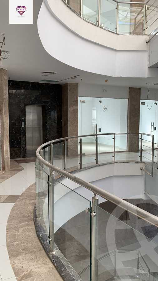 https://aqarmap.com.eg/ar/listing/4263888-for-sale-new-cairo-life-gate-mall-ic