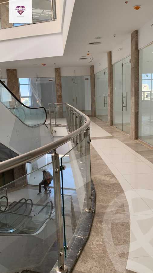 https://aqarmap.com.eg/ar/listing/4263888-for-sale-new-cairo-life-gate-mall-ic