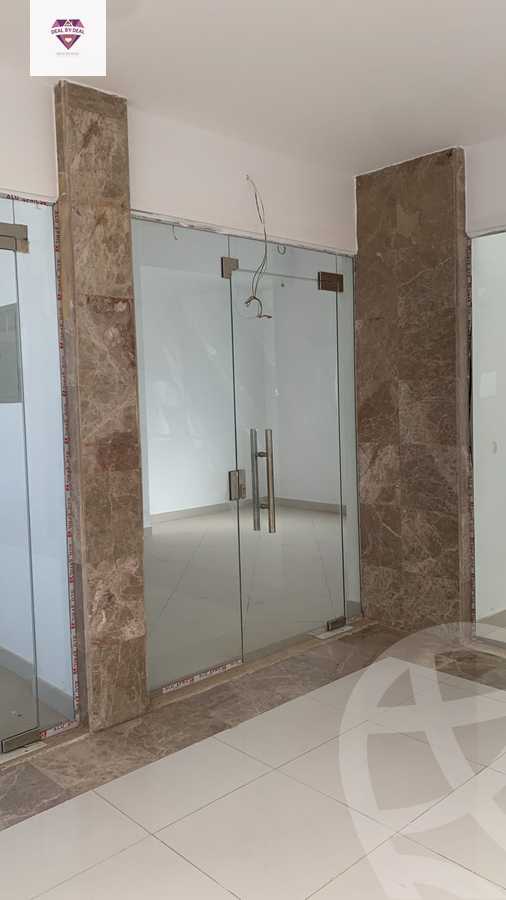 https://aqarmap.com.eg/ar/listing/4263888-for-sale-new-cairo-life-gate-mall-ic