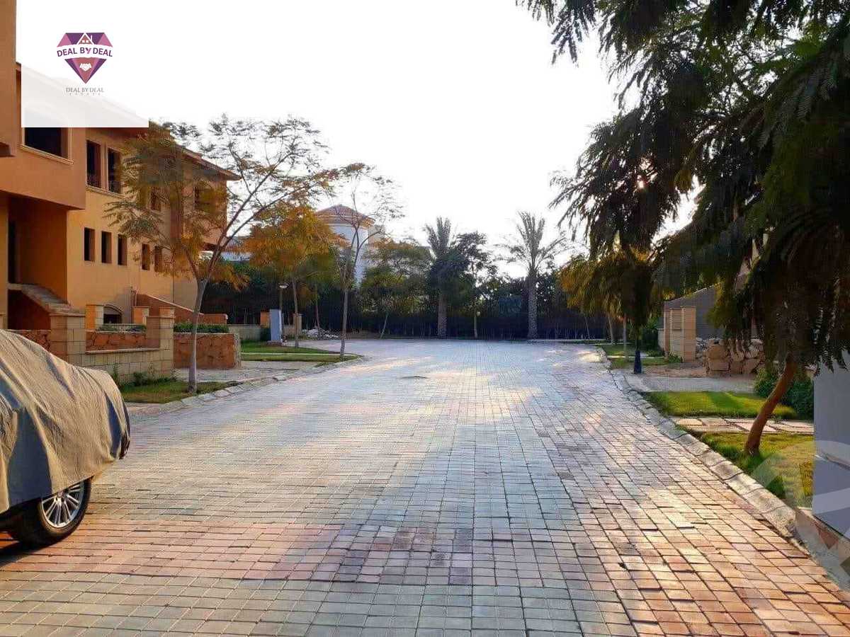 https://aqarmap.com.eg/ar/listing/4357446-for-sale-cairo-new-cairo-compounds-moon-valley