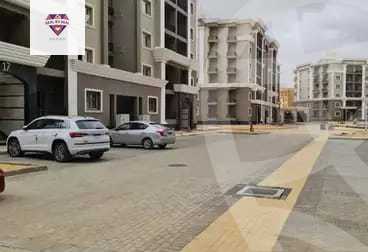 https://aqarmap.com.eg/en/listing/5029638-for-sale-cairo-new-cairo-compounds-town-residence