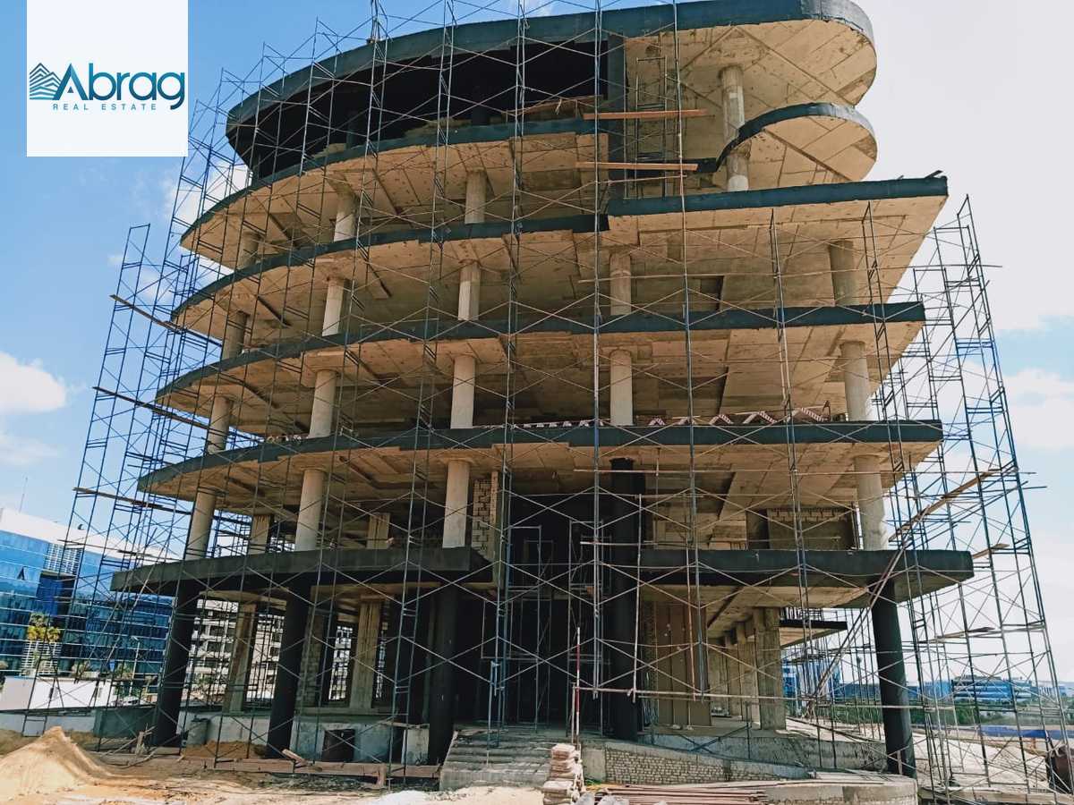 https://aqarmap.com.eg/en/listing/3659058-for-sale-cairo-alex-cairo-desert-road-smart-village