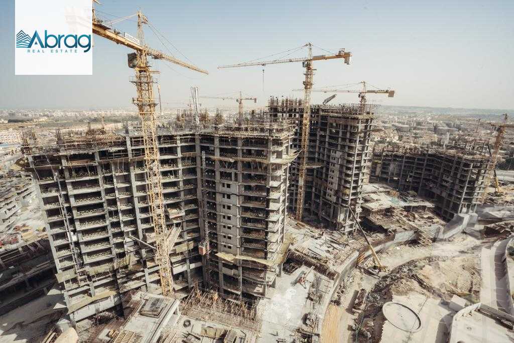 https://aqarmap.com.eg/ar/listing/4311758-for-sale-cairo-el-sheikh-zayed-city-compounds-zyd-wr-llttwyr