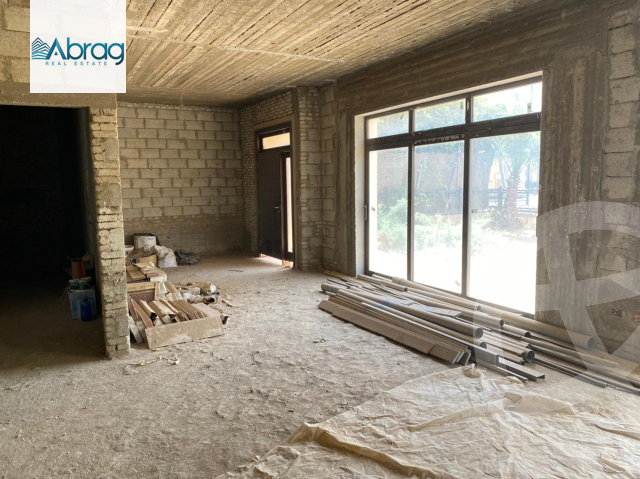 https://aqarmap.com.eg/ar/listing/3626780-for-sale-cairo-el-sheikh-zayed-city-compounds-kmbwnd-wyst-twn-swdyk