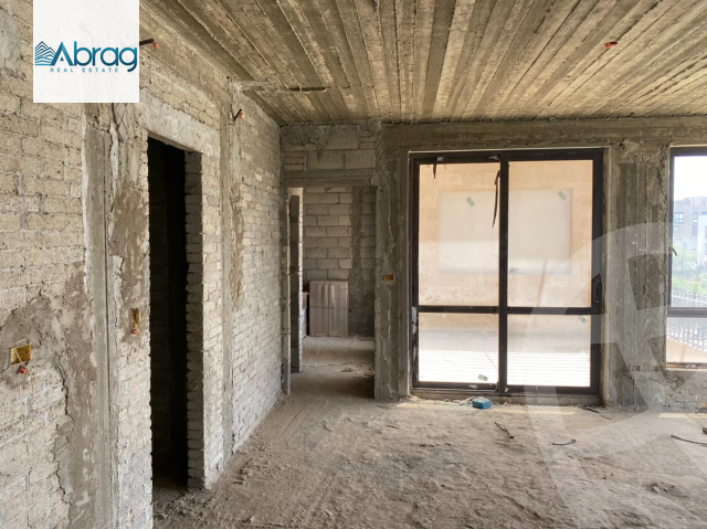 https://aqarmap.com.eg/ar/listing/3626780-for-sale-cairo-el-sheikh-zayed-city-compounds-kmbwnd-wyst-twn-swdyk