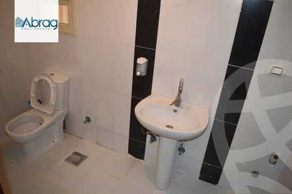 https://aqarmap.com.eg/ar/listing/4140215-for-rent-cairo-el-sheikh-zayed-city-compounds-in-sheikh-zayed-beverly-hills