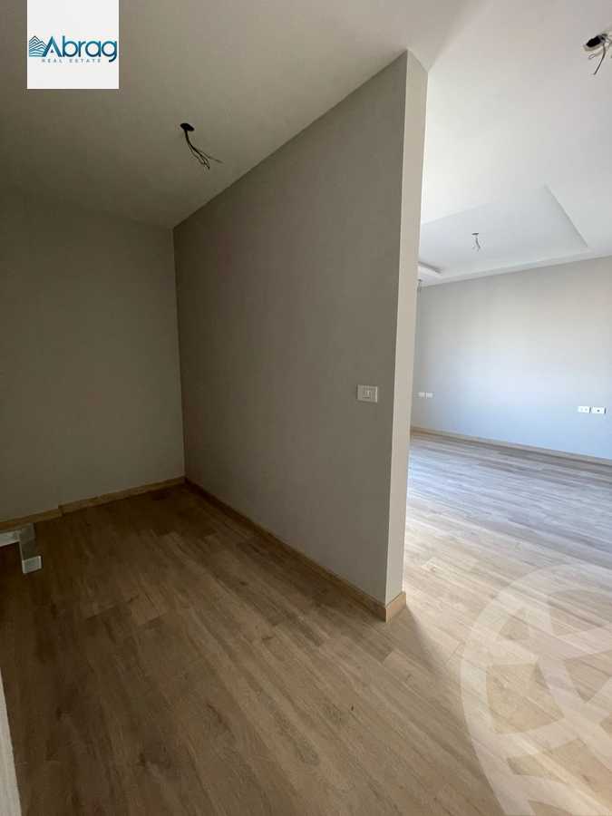 https://aqarmap.com.eg/ar/listing/6242269-for-rent-cairo-el-sheikh-zayed-city-compounds-kmbwnd-fyldj-wyst-dr-llttwyr